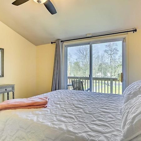 Peaceful Poconos Home With Lake And Pool Access! Long Pond Buitenkant foto