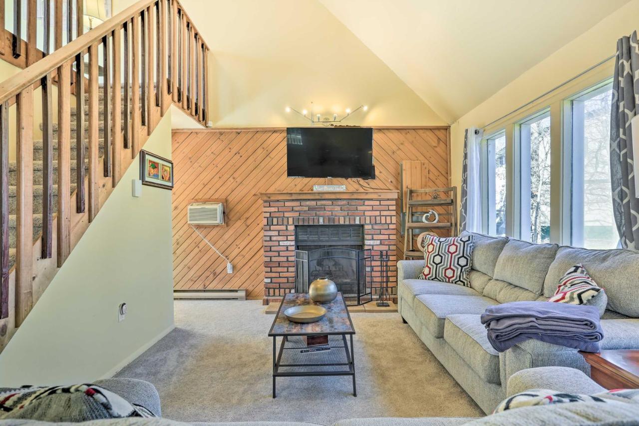 Peaceful Poconos Home With Lake And Pool Access! Long Pond Buitenkant foto
