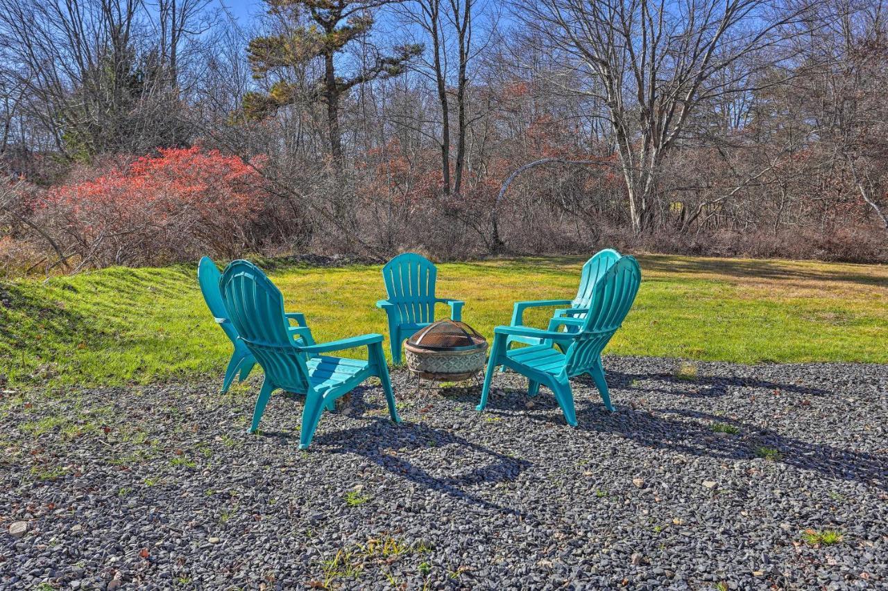 Peaceful Poconos Home With Lake And Pool Access! Long Pond Buitenkant foto