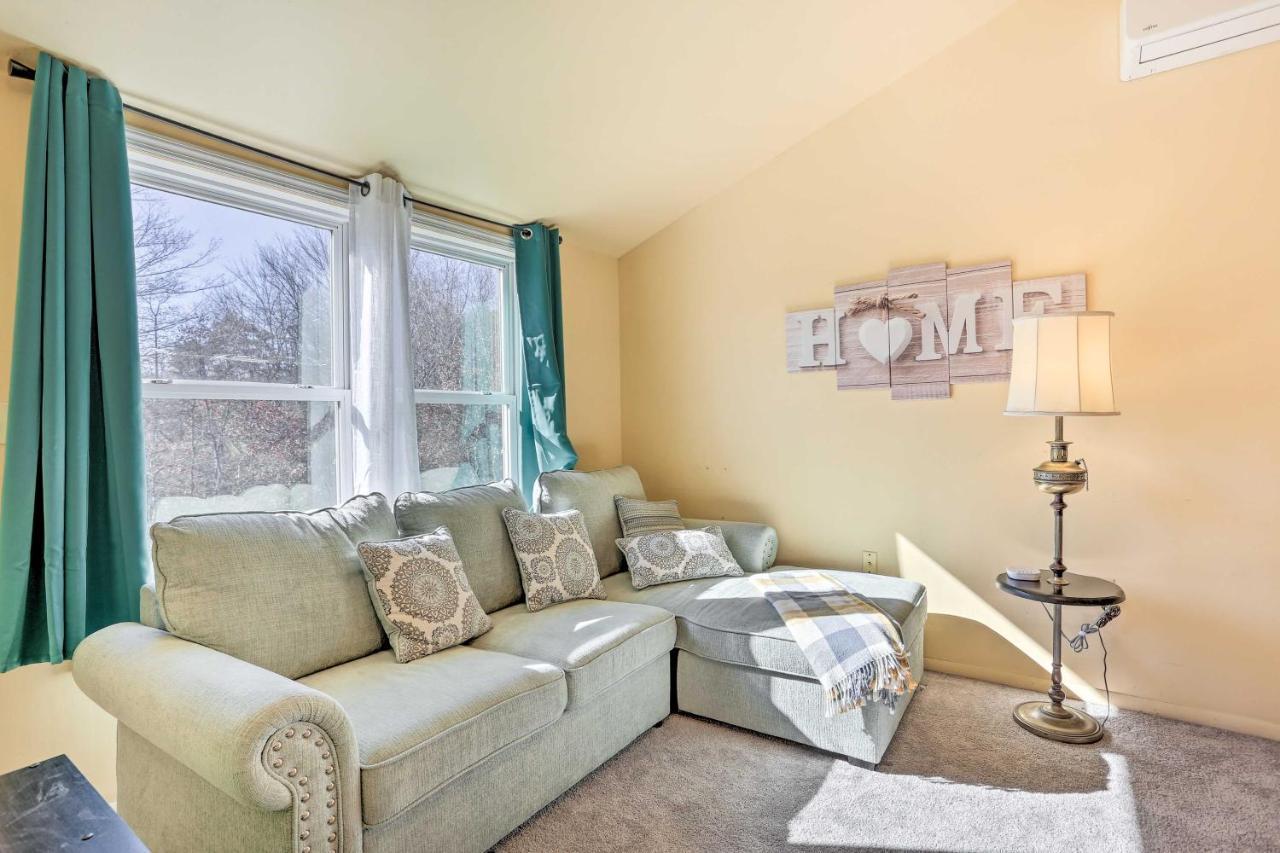 Peaceful Poconos Home With Lake And Pool Access! Long Pond Buitenkant foto