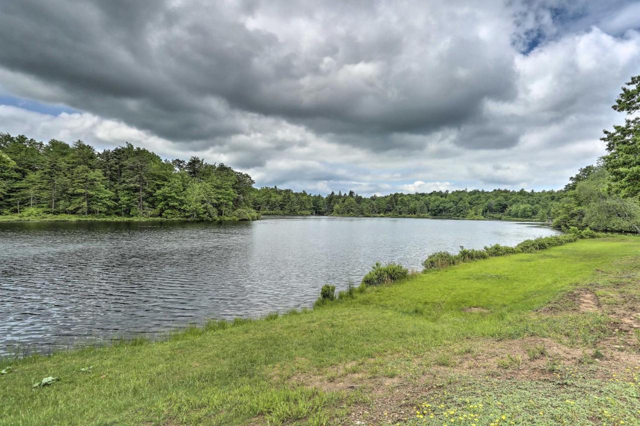 Peaceful Poconos Home With Lake And Pool Access! Long Pond Buitenkant foto