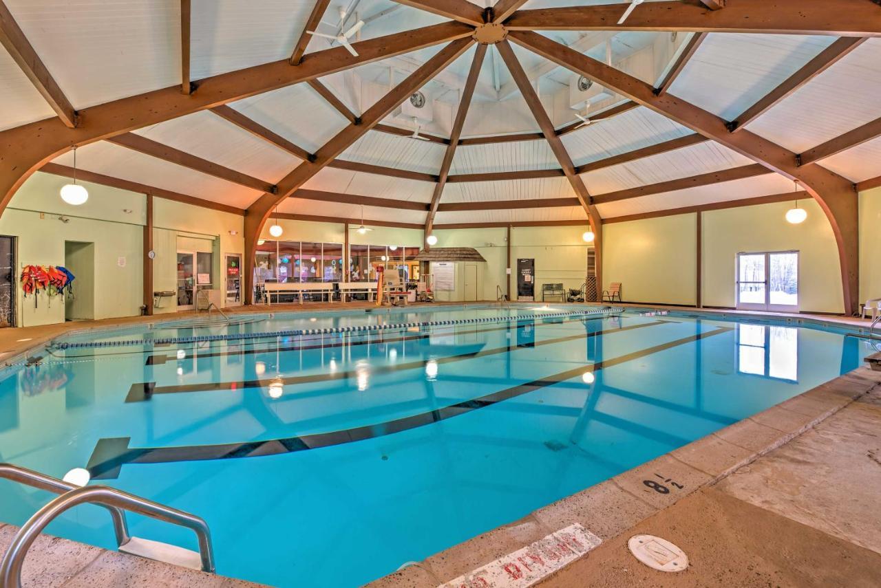 Peaceful Poconos Home With Lake And Pool Access! Long Pond Buitenkant foto