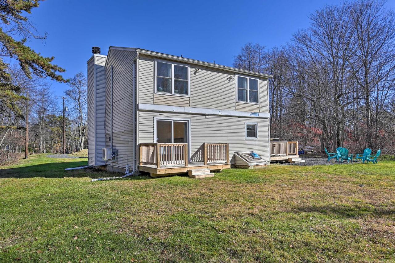 Peaceful Poconos Home With Lake And Pool Access! Long Pond Buitenkant foto